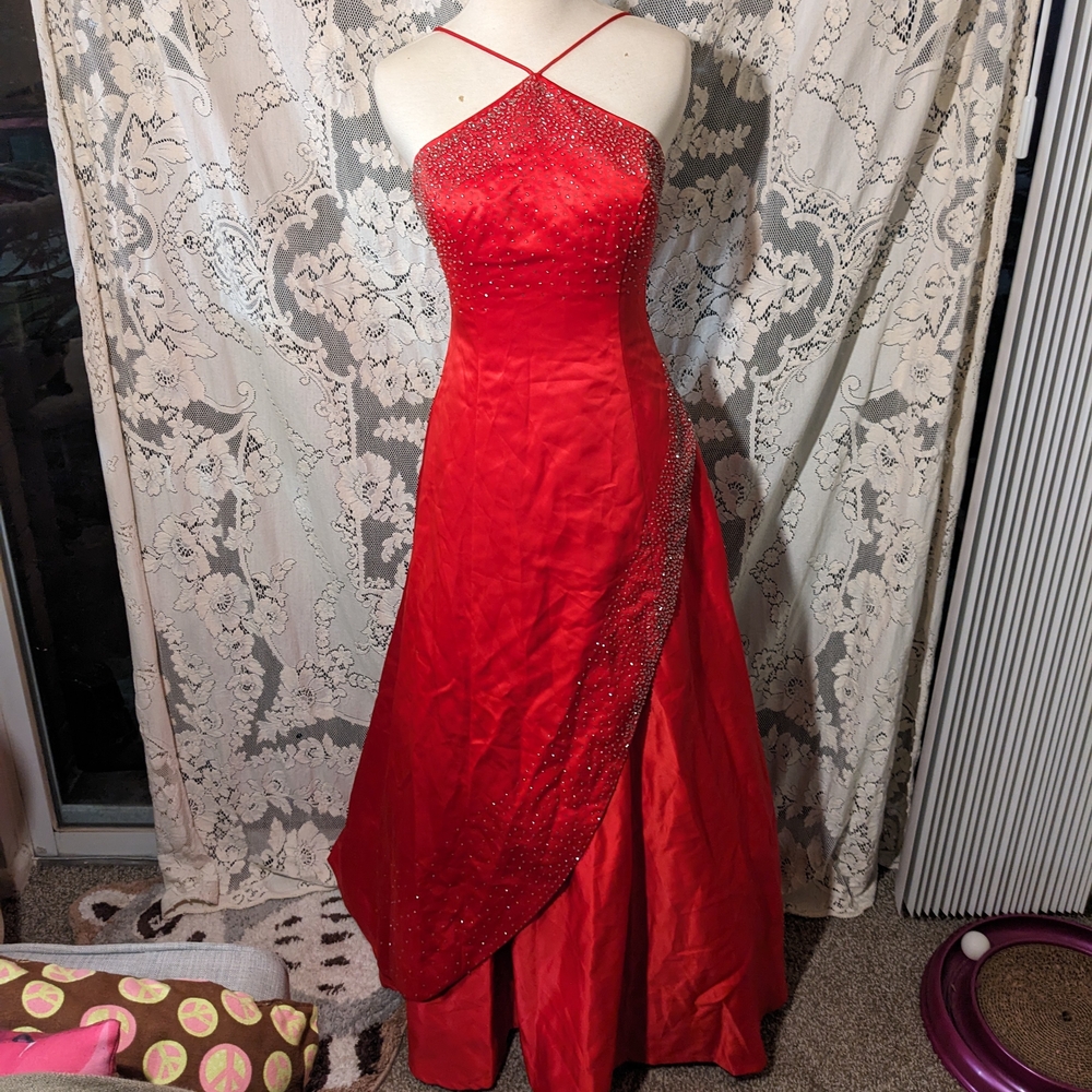 Elegant Red Evening Gown